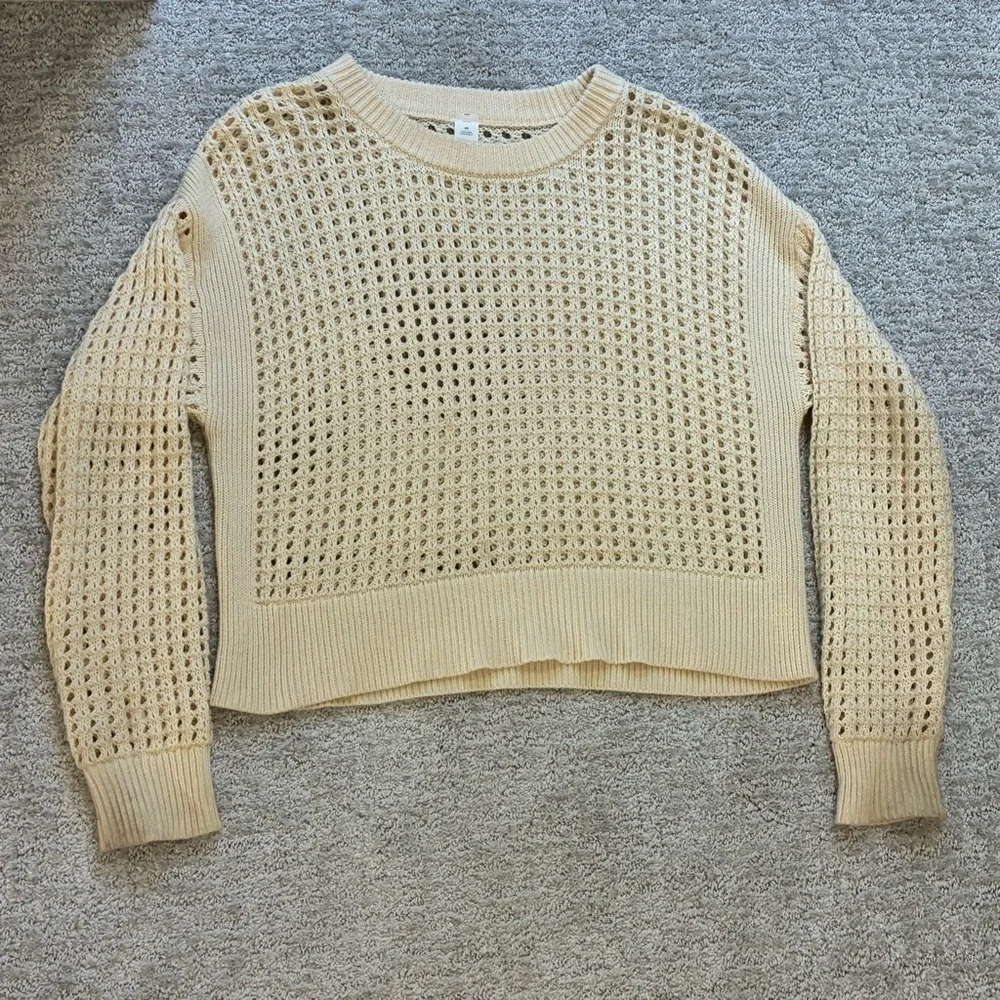 GCU Old Navy Cream Crew Neck Pull Over with Textured Knit - Picture 1 of 4
